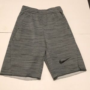 Boys Nike Dri-Fit shorts gray/black stripe size XL